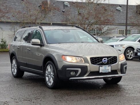 Used 2016 Volvo XC70 T5 Premier w/ Proximity Package image 7