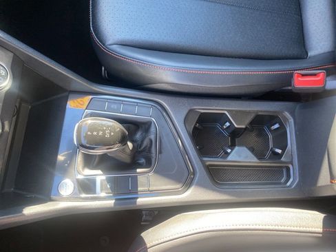 Used 2024 Volkswagen Tiguan SE image 28