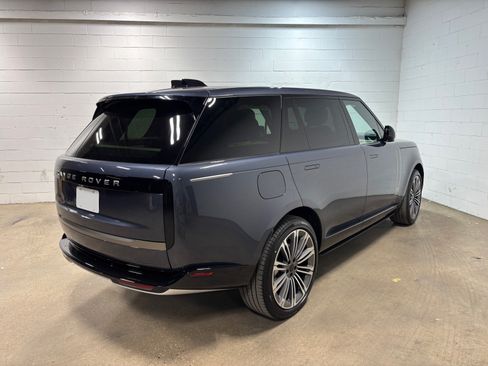 New 2026 Land Rover Range Rover Long Wheelbase SE AWD/4WD image 6