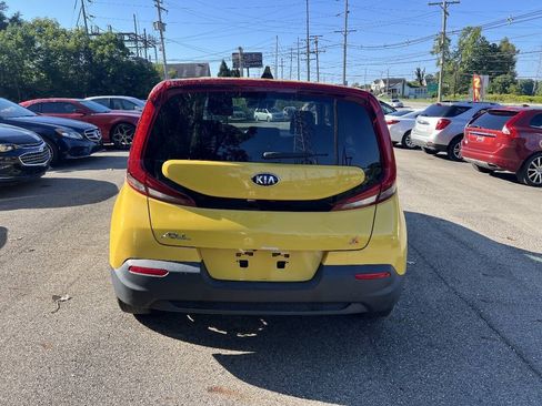 Used 2020 Kia Soul S FWD image 4