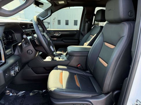 Used 2024 GMC Sierra 1500 AT4 w/ Technology Package AWD/4WD image 8