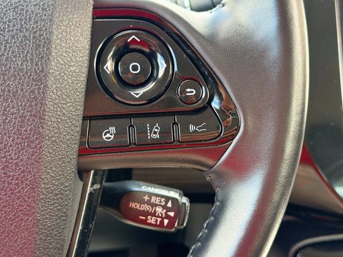 Used 2021 Toyota Prius XLE FWD image 31