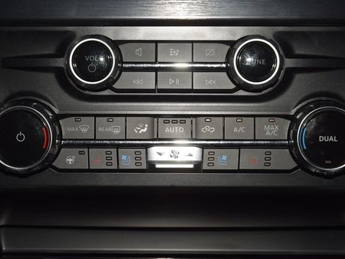 Used 2024 Ford F250 Lariat w/ Lariat Ultimate Package AWD/4WD image 35