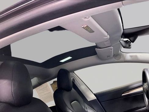 Used 2022 Tesla Model 3 Long Range image 4