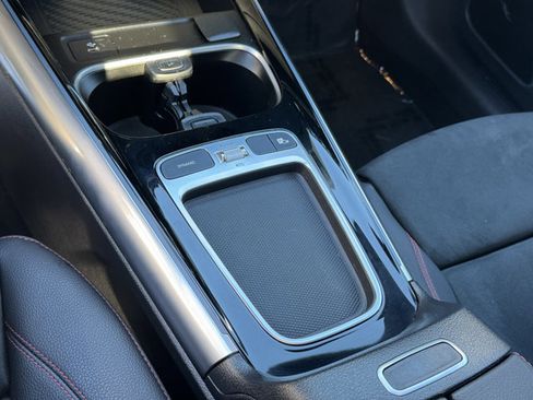 Used 2024 Mercedes-Benz GLA 250 image 21