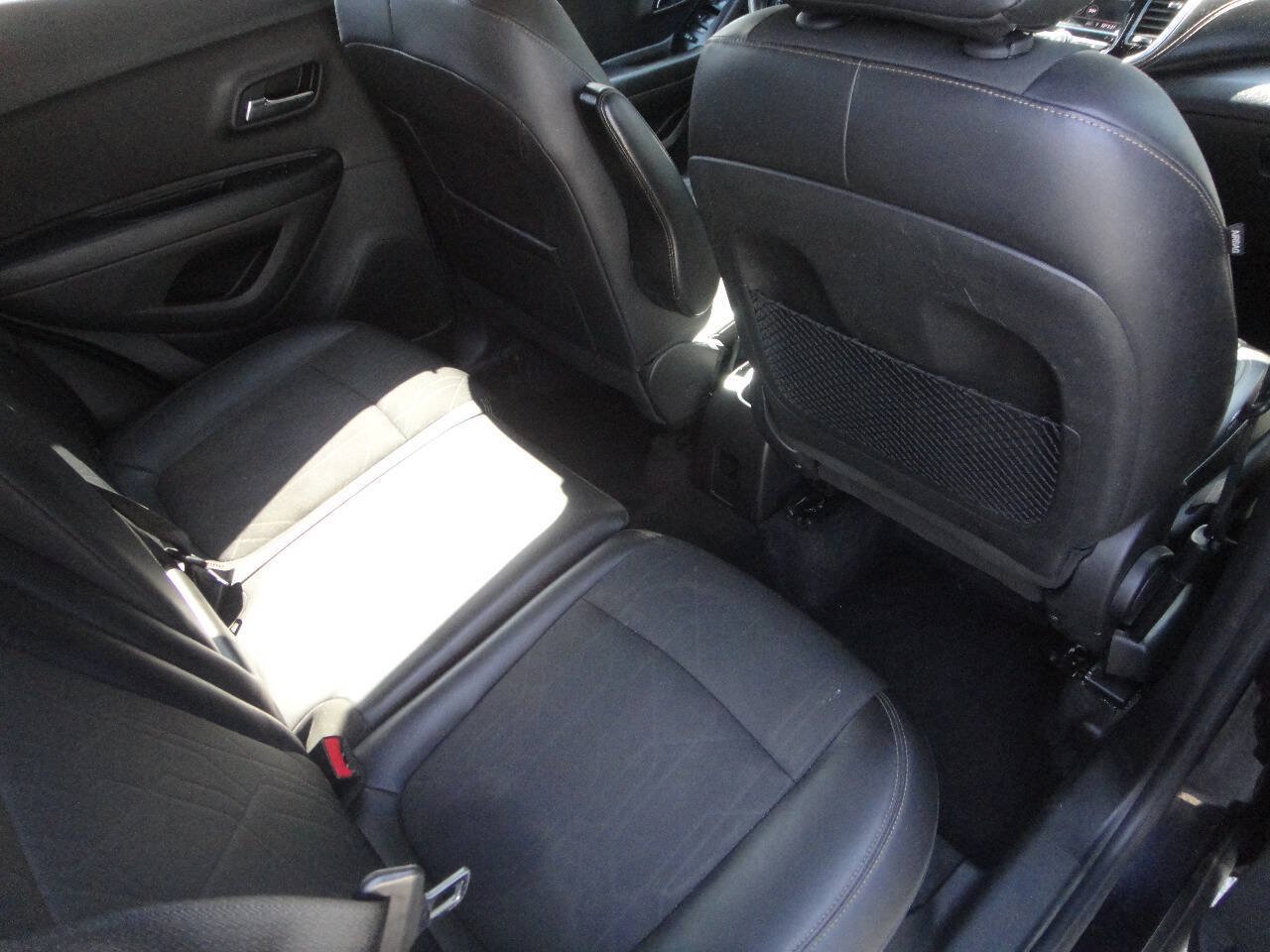 Used 2021 Chevrolet Trax LT w/ Driver Confidence Package AWD/4WD image 14