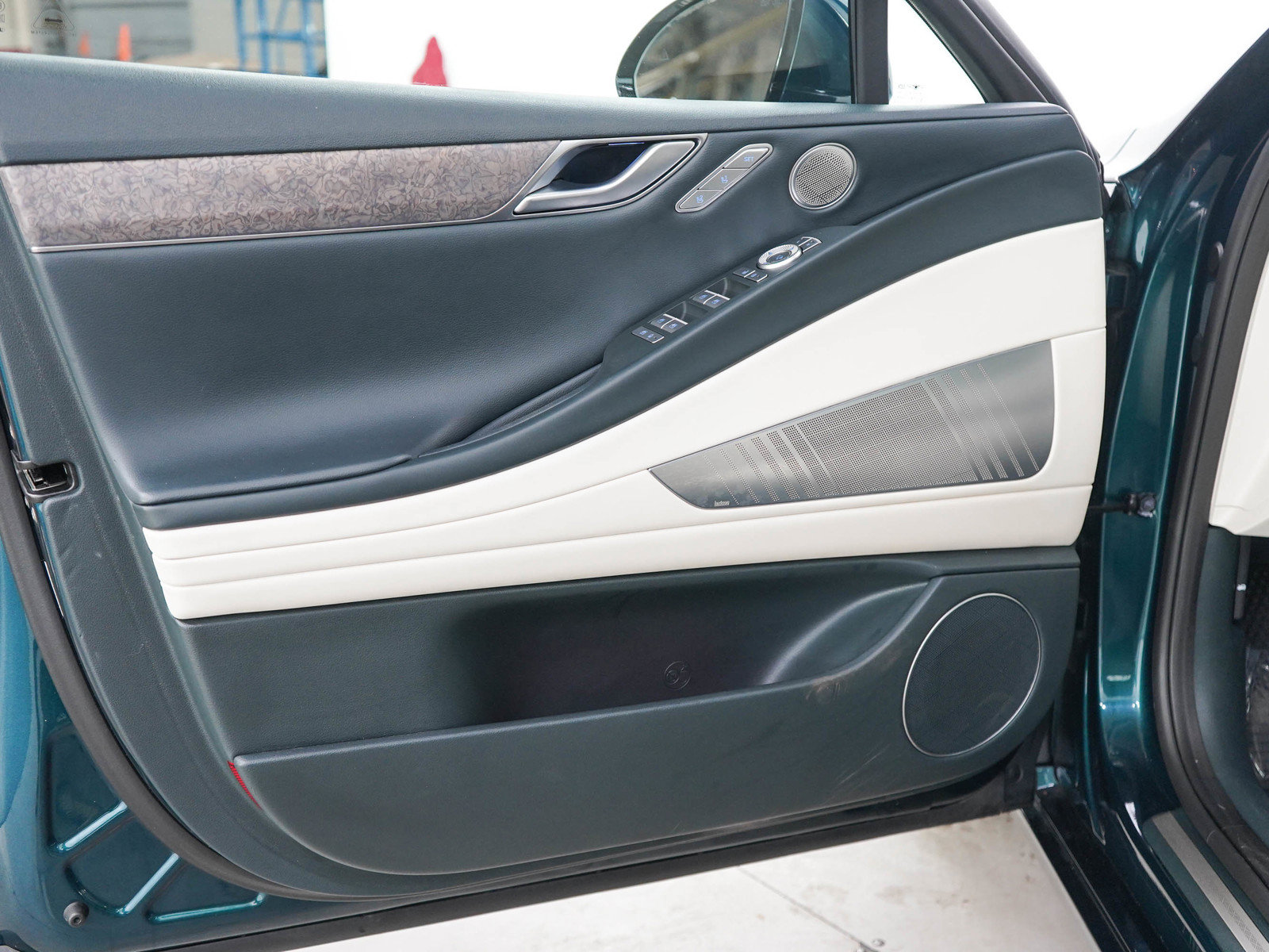 Used 2023 Genesis Electrified G80 AWD/4WD image 17