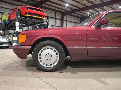 Used 1991 Mercedes-Benz 560 SEC image 3