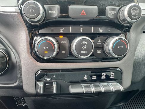 Used 2019 RAM 1500 Big Horn AWD/4WD image 27