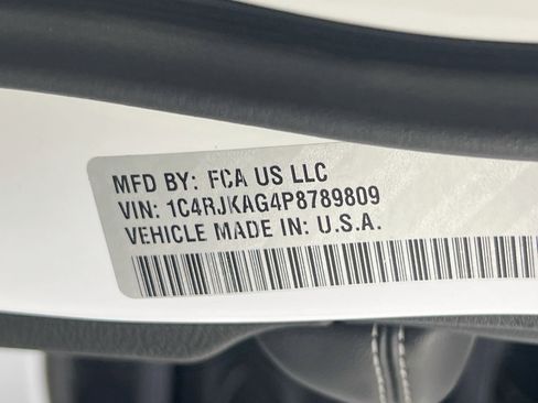 Used 2023 Jeep Grand Cherokee L Laredo AWD/4WD image 32