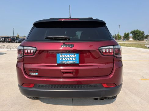Used 2022 Jeep Compass Latitude AWD/4WD image 6