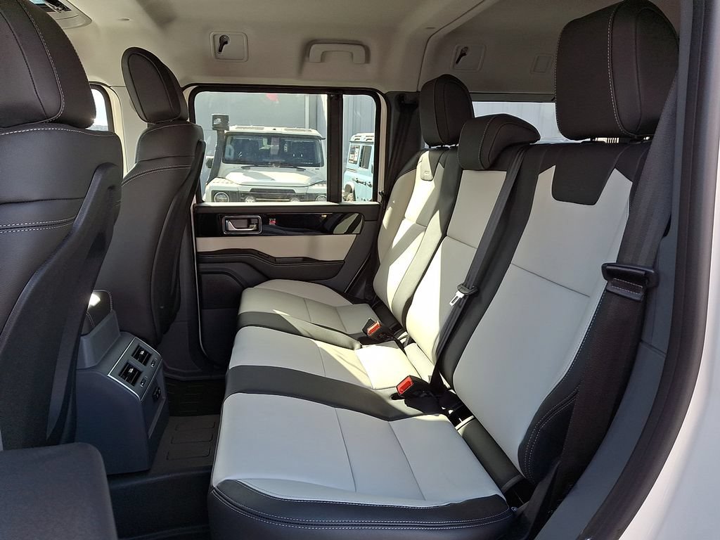 Used 2025 INEOS Grenadier Station Wagon AWD/4WD image 5