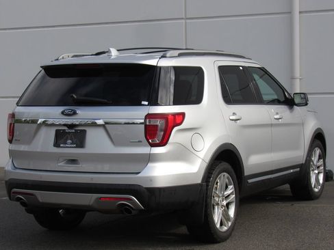 Used 2016 Ford Explorer XLT w/ Equipment Group 202A AWD/4WD image 6