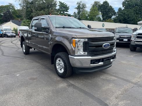 Used 2017 Ford F250 XL w/ Power Equipment Group AWD/4WD image 7