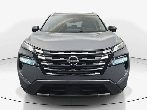 Used 2024 Nissan Rogue SL w/ SL Premium Package image 3