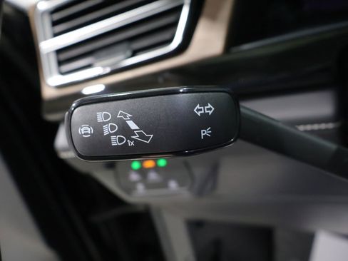 Used 2025 Volkswagen Atlas SE image 36