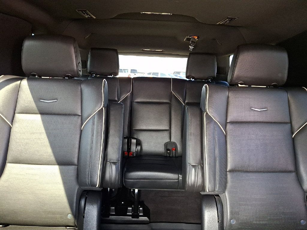 Used 2023 Cadillac Escalade ESV Sport AWD/4WD image 20
