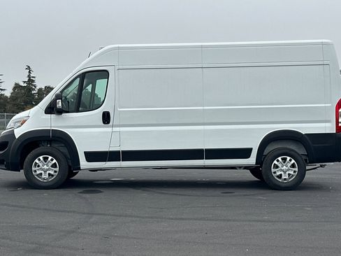 New 2026 RAM ProMaster 2500 w/ Quick Order Package 22G SLT image 6