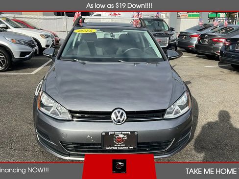 Used 2015 Volkswagen Golf S image 8
