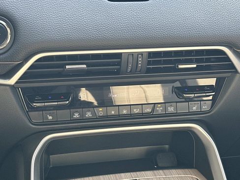 Certified 2025 MAZDA CX-90 Plug-In Hybrid w/ Preferred image 23