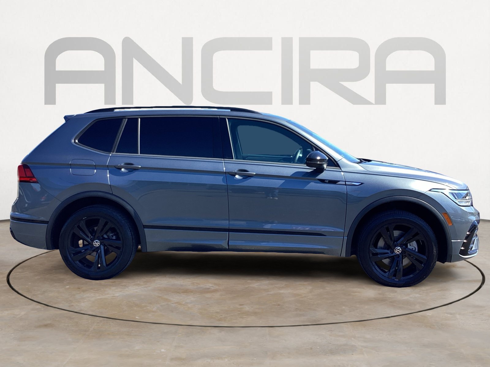Used 2024 Volkswagen Tiguan SE R-Line AWD/4WD image 15