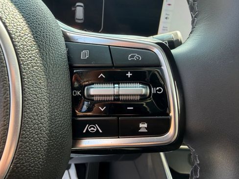 Used 2025 Kia Carnival SX Prestige FWD image 13
