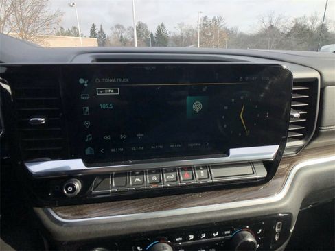 Used 2022 Chevrolet Silverado 1500 LT image 16