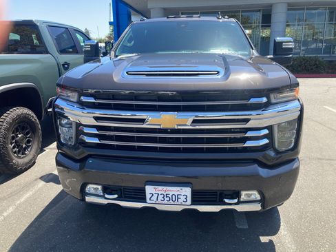 Used 2021 Chevrolet Silverado 2500 High Country w/ Z71 Off-Road Package AWD/4WD image 2