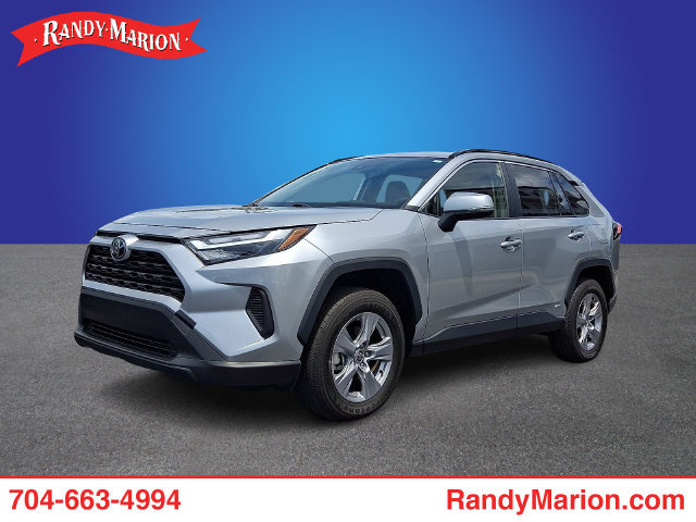 Used 2025 Toyota RAV4 XLE AWD/4WD image 1