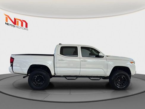 Used 2018 Toyota Tacoma SR image 6