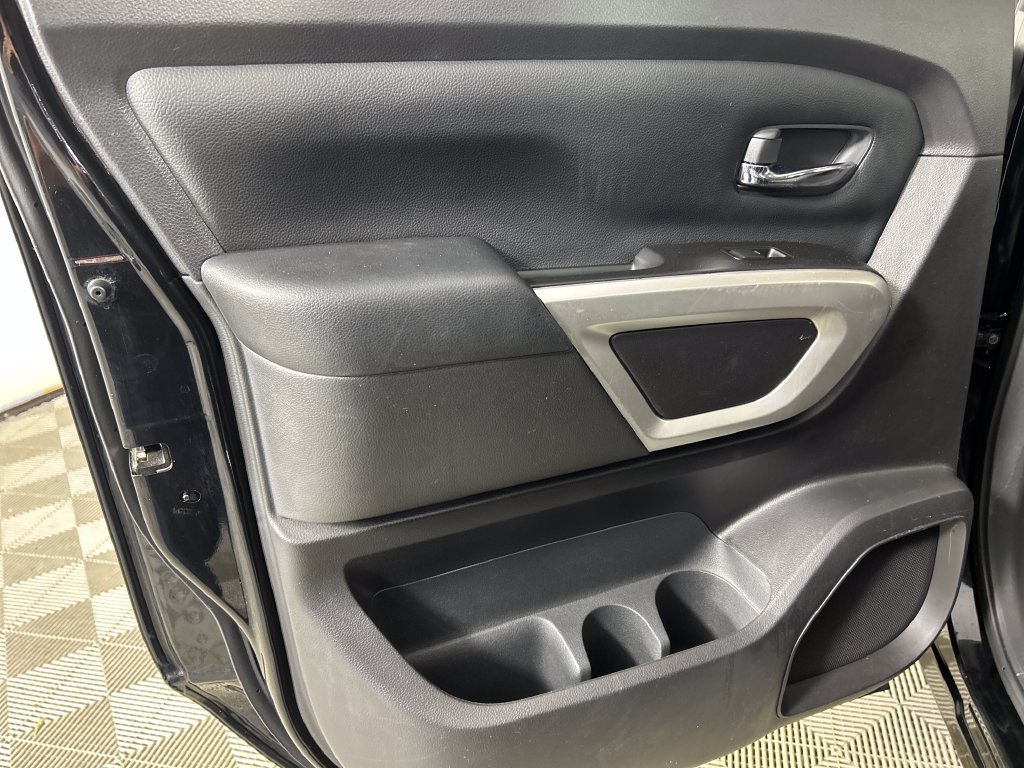 Used 2023 Nissan Titan SV AWD/4WD image 17