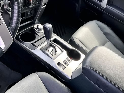 Used 2024 Toyota 4Runner SR5 Premium w/ Moonroof Package AWD/4WD image 17