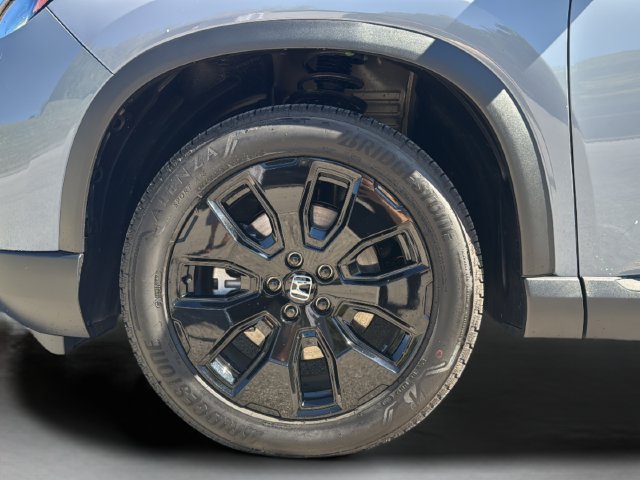 Certified 2026 Honda Pilot Black Edition image 7