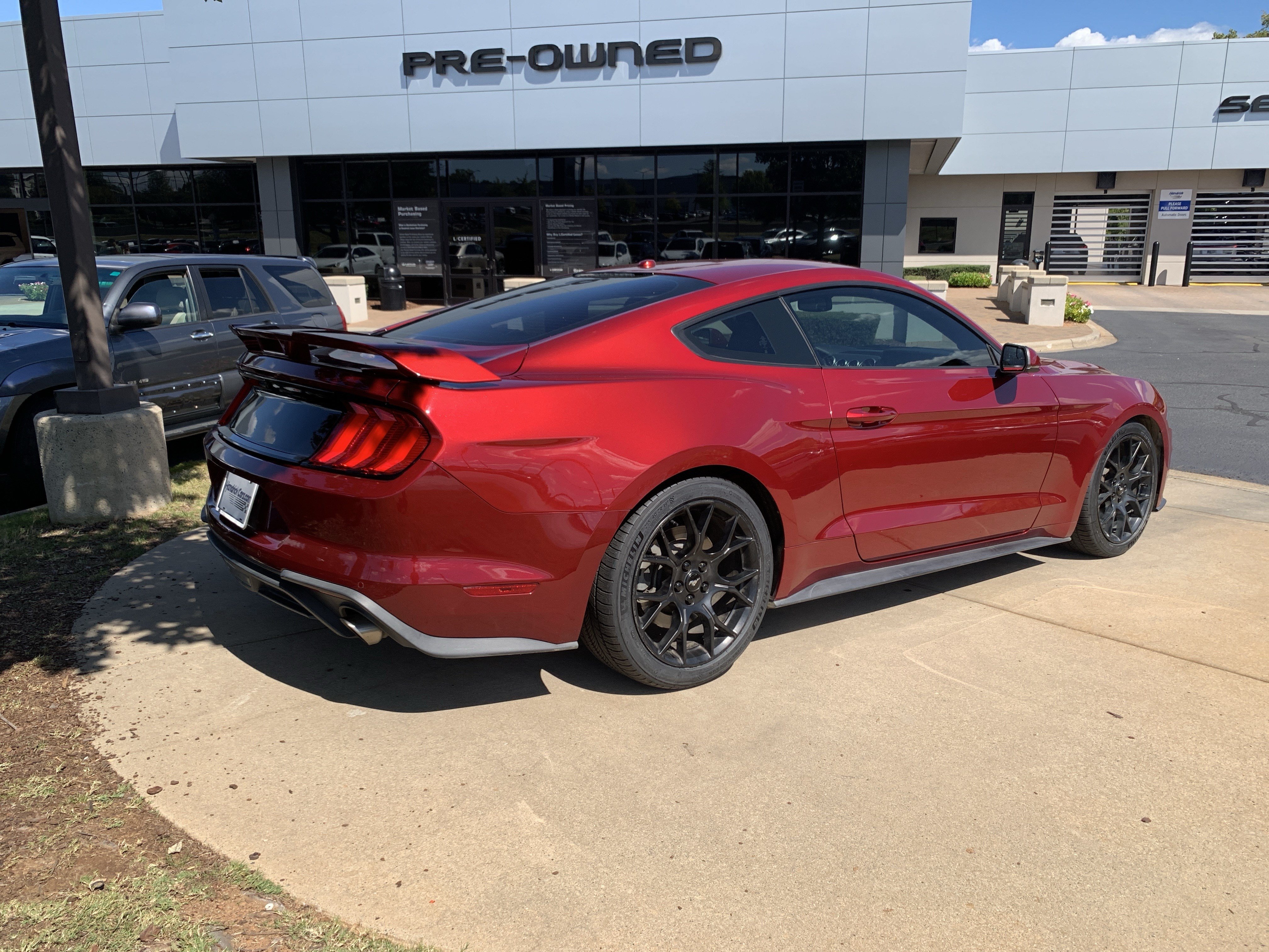 Used 2019 Ford Mustang Premium w/ Ecoboost Performance Package RWD image 10