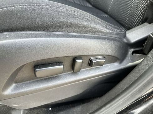 Used 2017 Chevrolet Equinox LT w/ Convenience Package AWD/4WD image 16