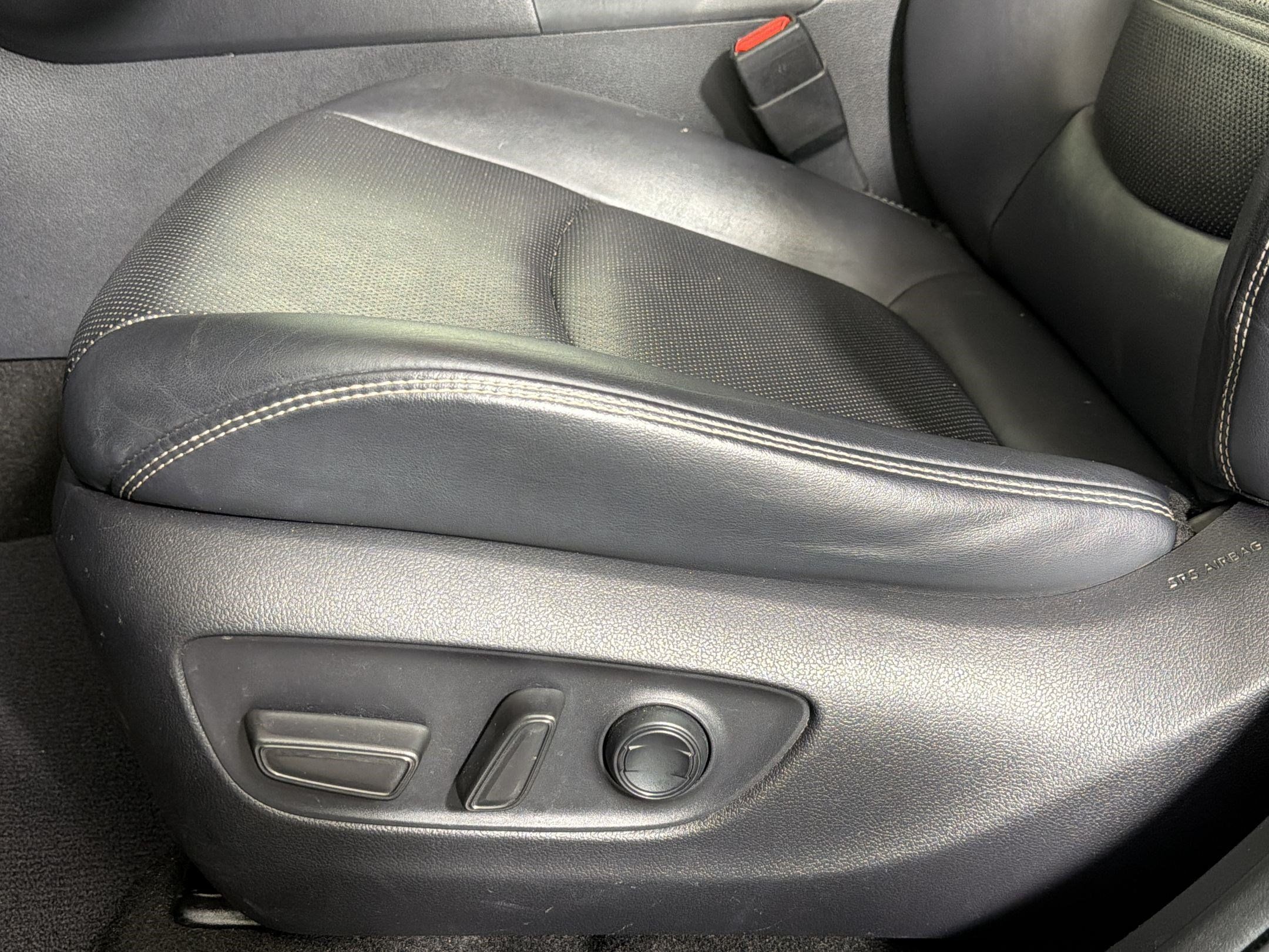Used 2019 Toyota RAV4 Limited AWD/4WD image 13