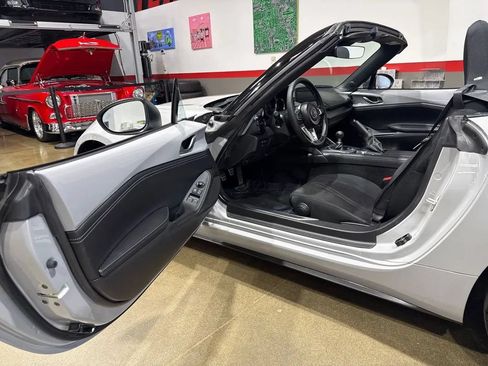 Used 2026 MAZDA MX-5 Miata Club w/ Interior Package RWD image 92