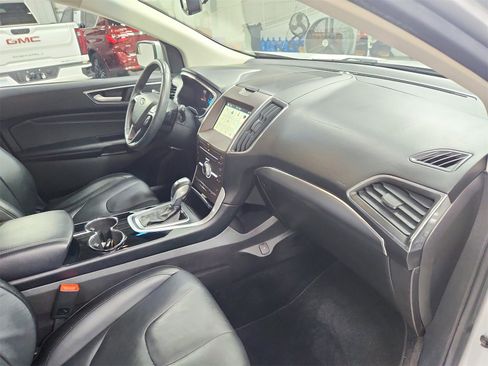 Used 2018 Ford Edge Titanium image 36