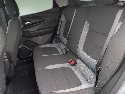 Used 2025 Chevrolet TrailBlazer LS w/ LS Convenience Package FWD image 18