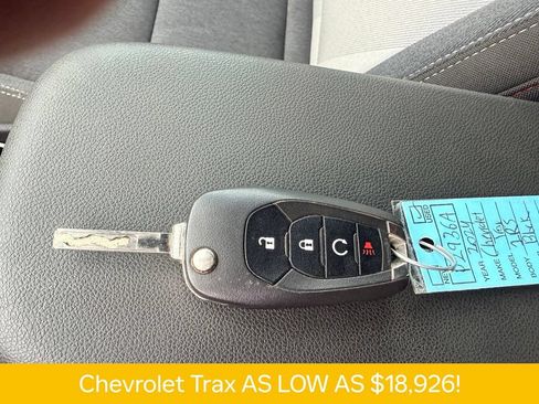Used 2024 Chevrolet Trax RS w/ Driver Confidence Package FWD image 25