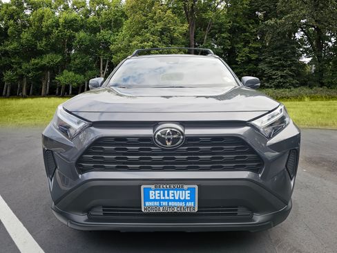 Used 2022 Toyota RAV4 XLE w/ Convenience Package AWD/4WD image 2