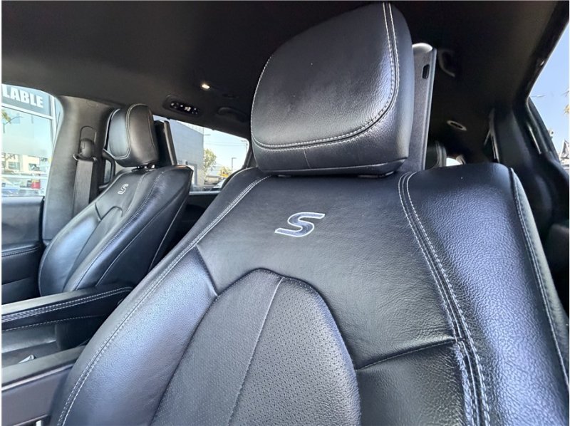 Used 2019 Chrysler Pacifica Touring-L Plus w/ Advanced Safetytec Group FWD image 20