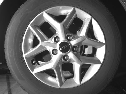 Used 2025 Kia Soul LX w/ LX Technology Package image 13