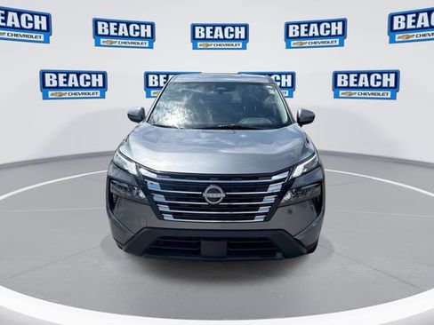 Used 2025 Nissan Rogue SV AWD/4WD image 3