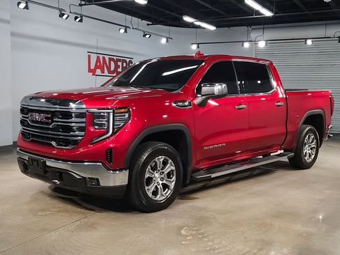 Used 2024 GMC Sierra 1500 SLT w/ SLT Convenience Package image 3