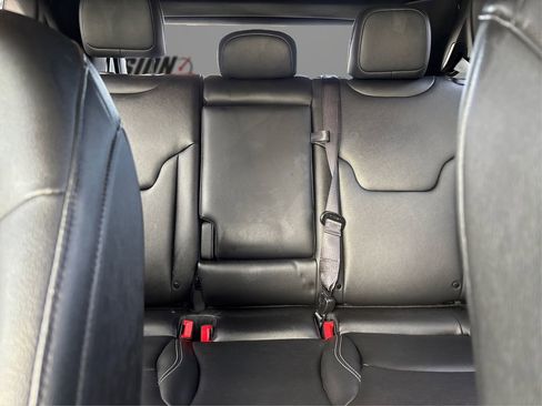 Used 2025 Jeep Compass Limited image 17