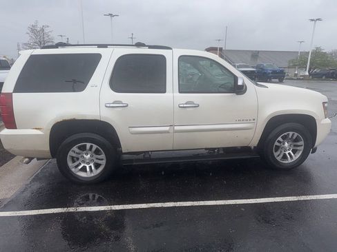 Used 2008 Chevrolet Tahoe LTZ w/ LTZ Preferred Equipment Group AWD/4WD image 11