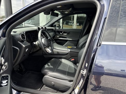Used 2024 Mercedes-Benz GLC 300 4MATIC image 10