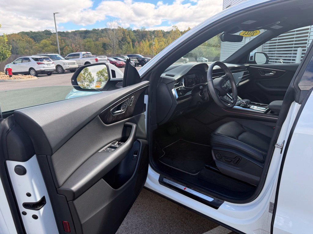 Used 2021 Audi Q8 Prestige AWD/4WD image 24