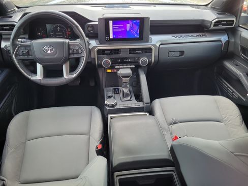 Used 2024 Toyota Tacoma SR5 AWD/4WD image 12